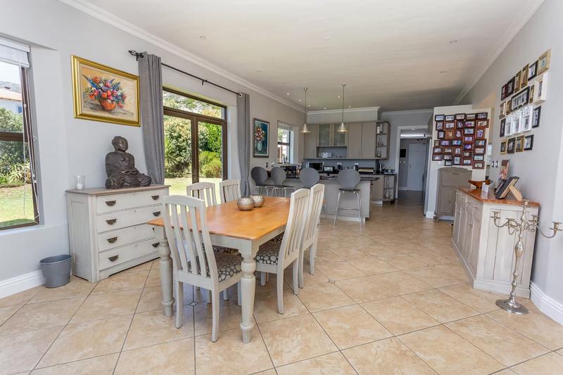 To Let 4 Bedroom Property for Rent in Crofters Valley Western Cape